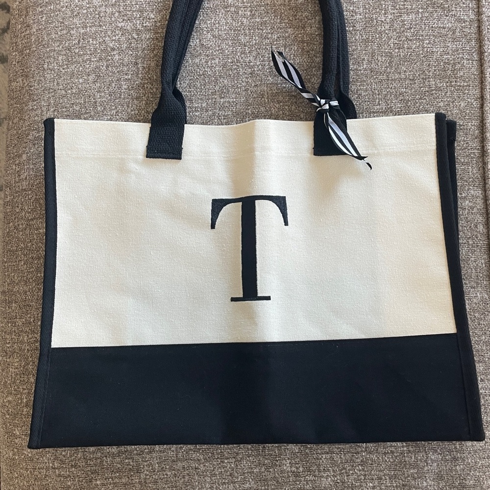 Tote Bag in Black and White